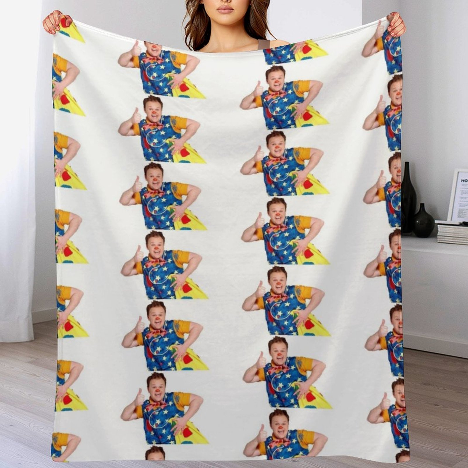 Mr Tumble Throw Blanket Cozy H - Christmas Throw Blanket ulasan dan harga